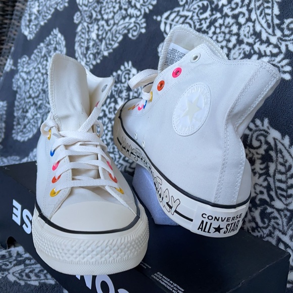 Converse Chuck Taylor All Star Hi Egret/Hyper Pink/Black MEN`S - Picture 11 of 16